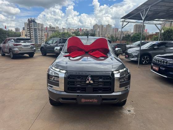 MITSUBISHI TRITON 2.4 BITURBO DIESEL CD HPE 4X4 AUTOMÁTICO